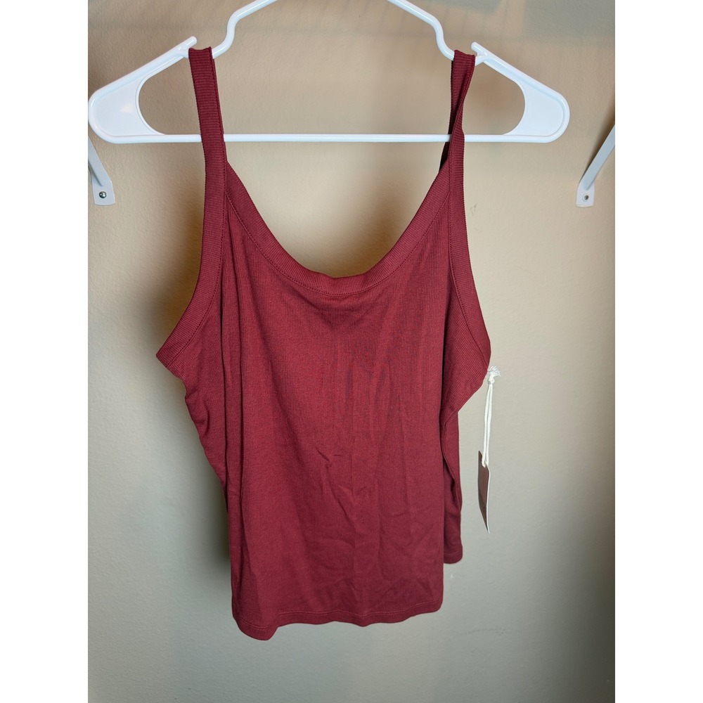 Universal Thread Womens Ribbed Tank Top Burgundy Scoop Neck Stretch Camisole NWT